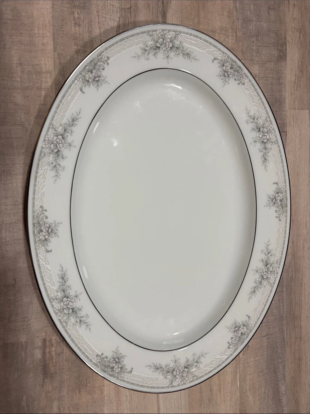 Sweet Leilani (3482) 13.5” oval serving platter